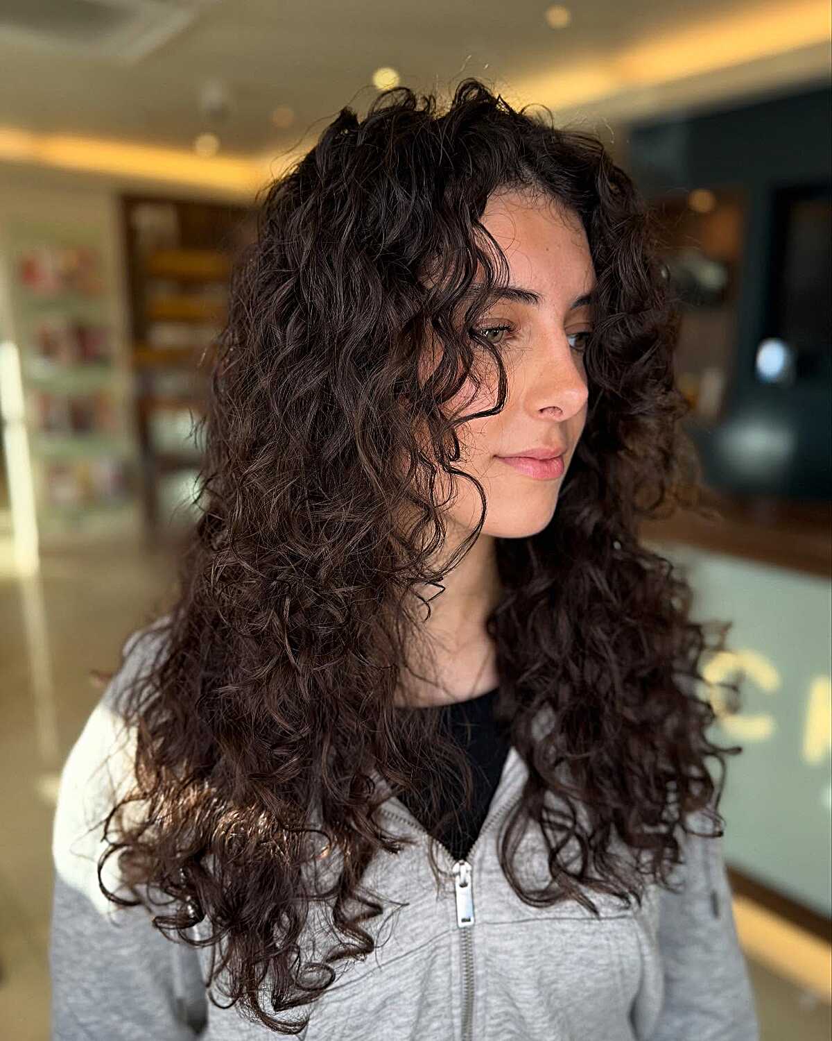 Defined Curls with Natural Flow
